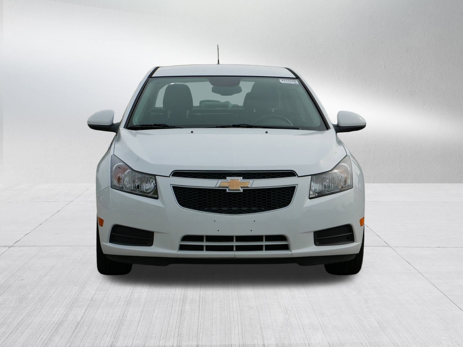 Used 2014 Chevrolet Cruze 1LT with VIN 1G1PC5SB9E7309491 for sale in Golden Valley, MN