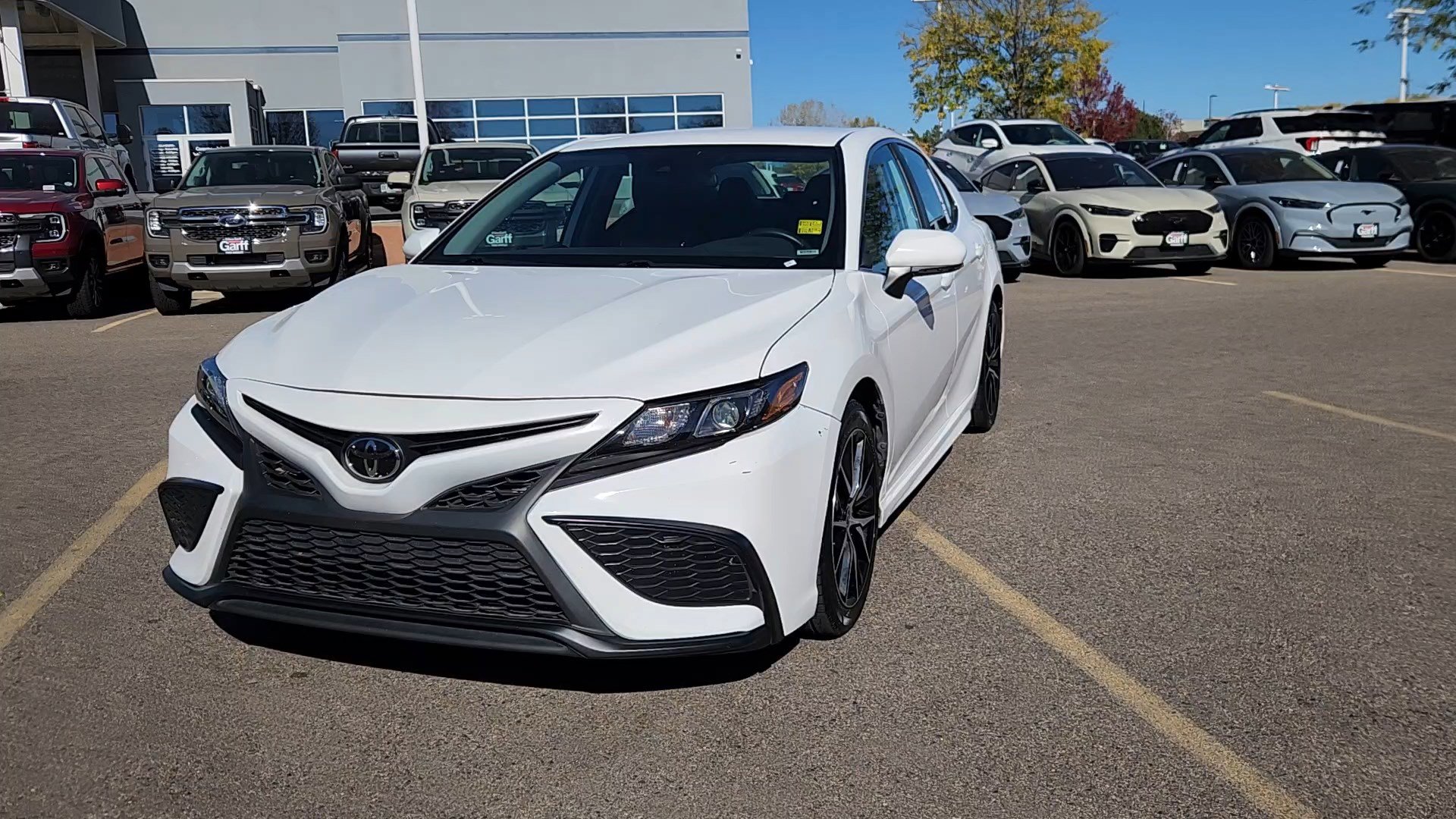 2024 Toyota Camry SE photo 2