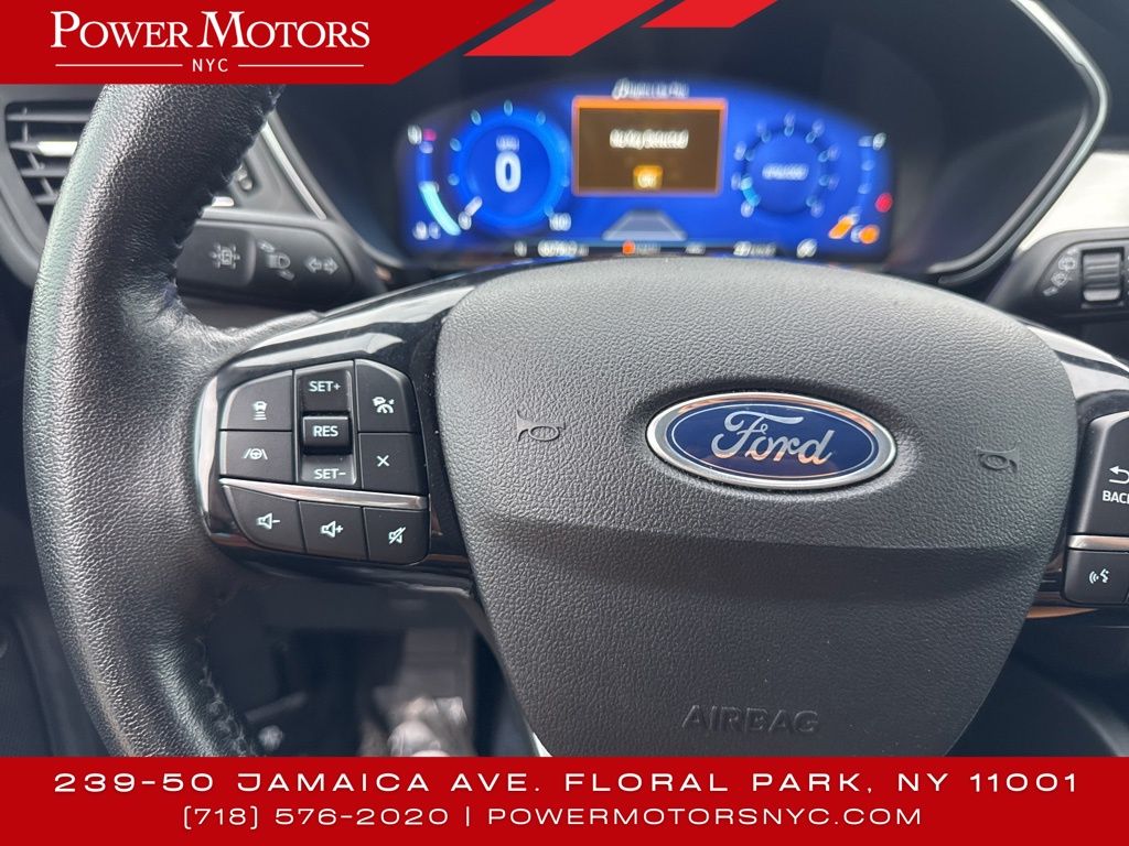 2021 Ford Escape Titanium photo 33