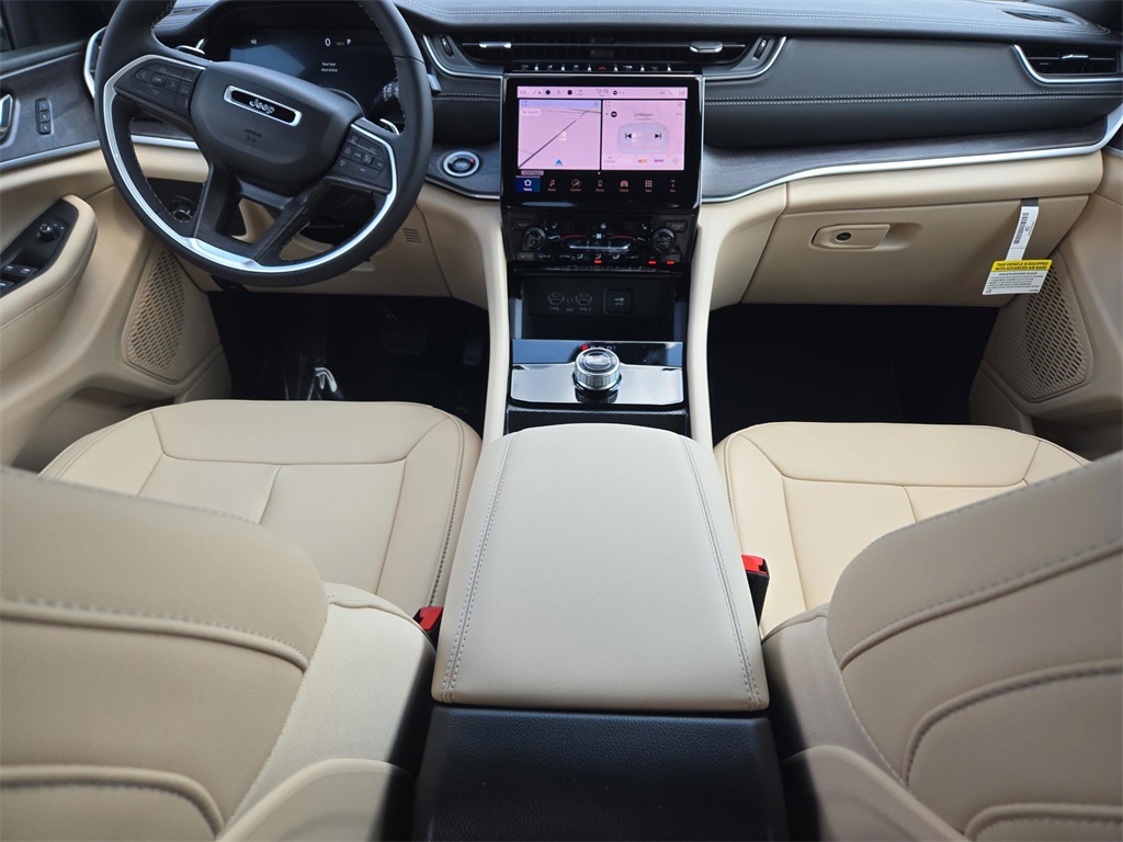 2025 Jeep Grand Cherokee Limited photo 9