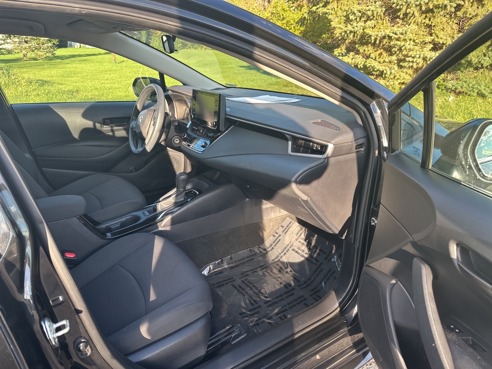 2022 Toyota Corolla LE photo 4