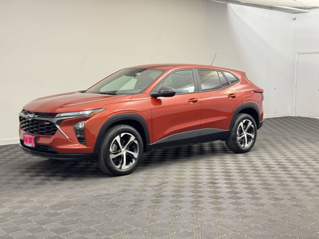 2024 Chevrolet Trax photo 2