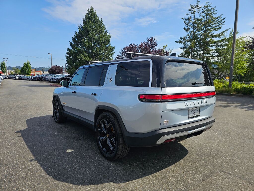 2023 Rivian R1S Adventure photo 4