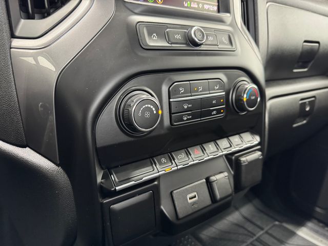 2020 Chevrolet Silverado 1500 Custom photo 31