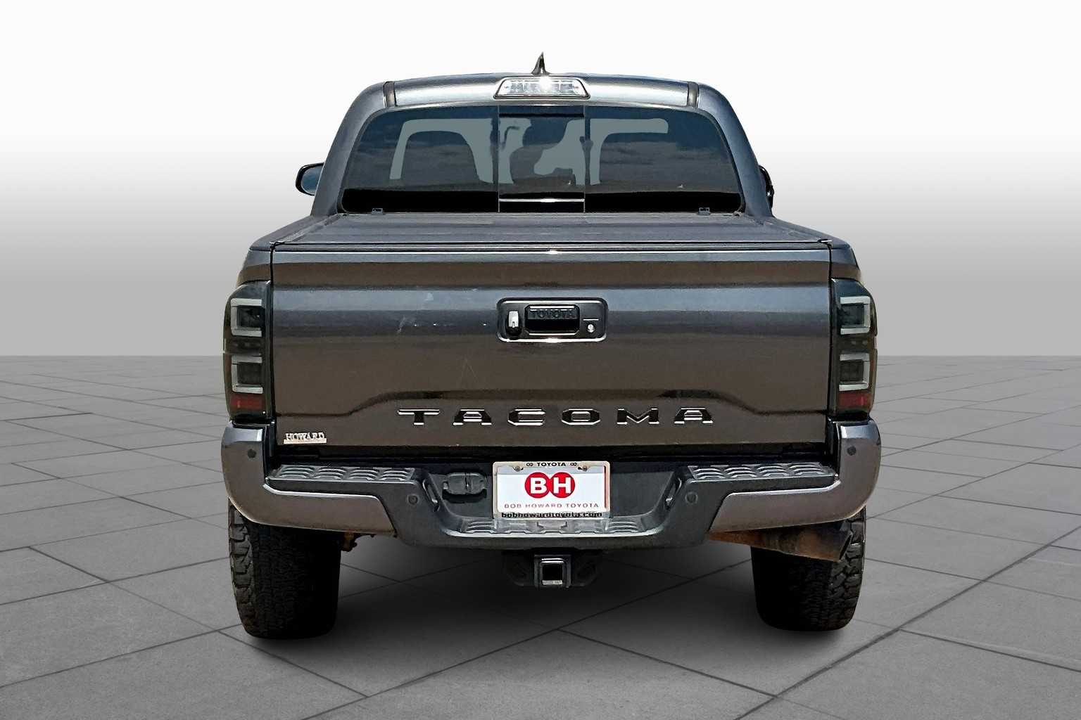 2018 Toyota Tacoma TRD photo 4