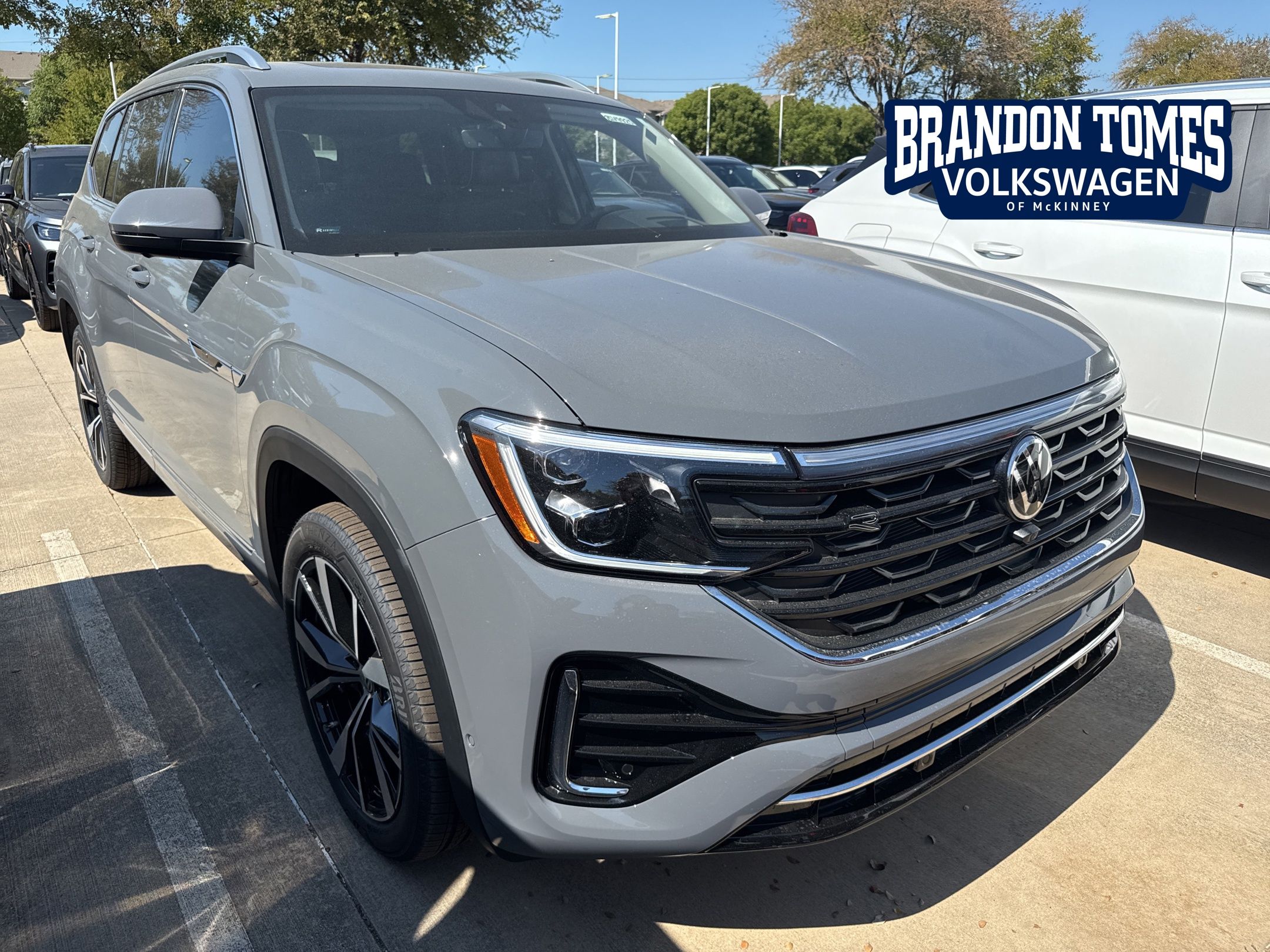 2026 Volkswagen Atlas SEL Premium R-Line's photo