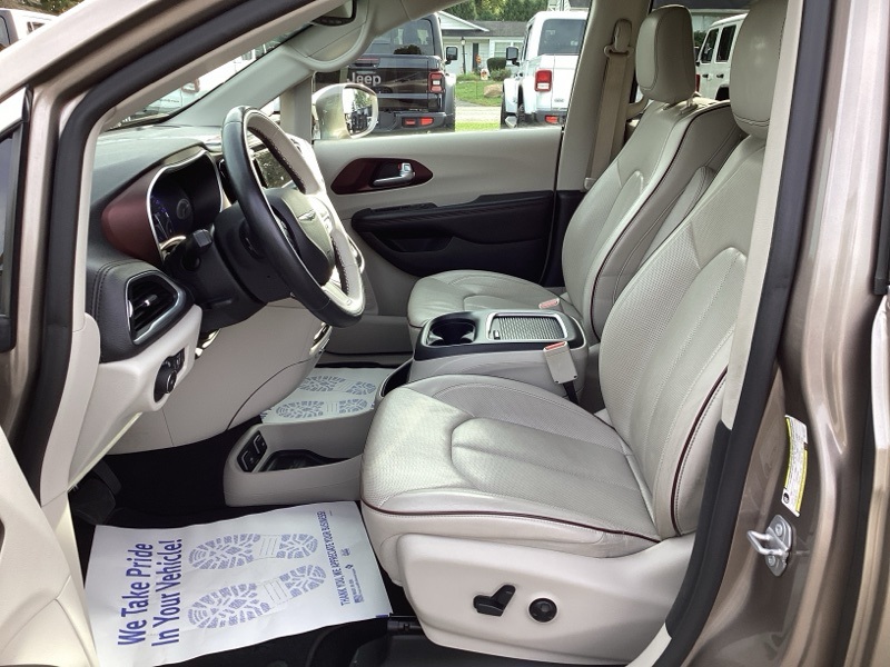 2018 Chrysler Pacifica Limited photo 24