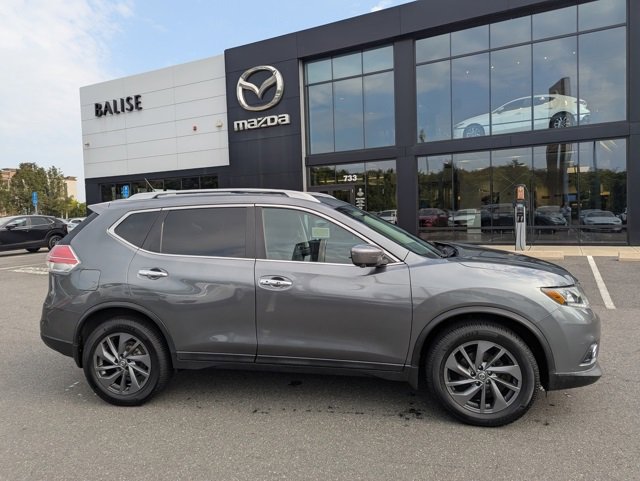 2016 Nissan Rogue SL photo 2