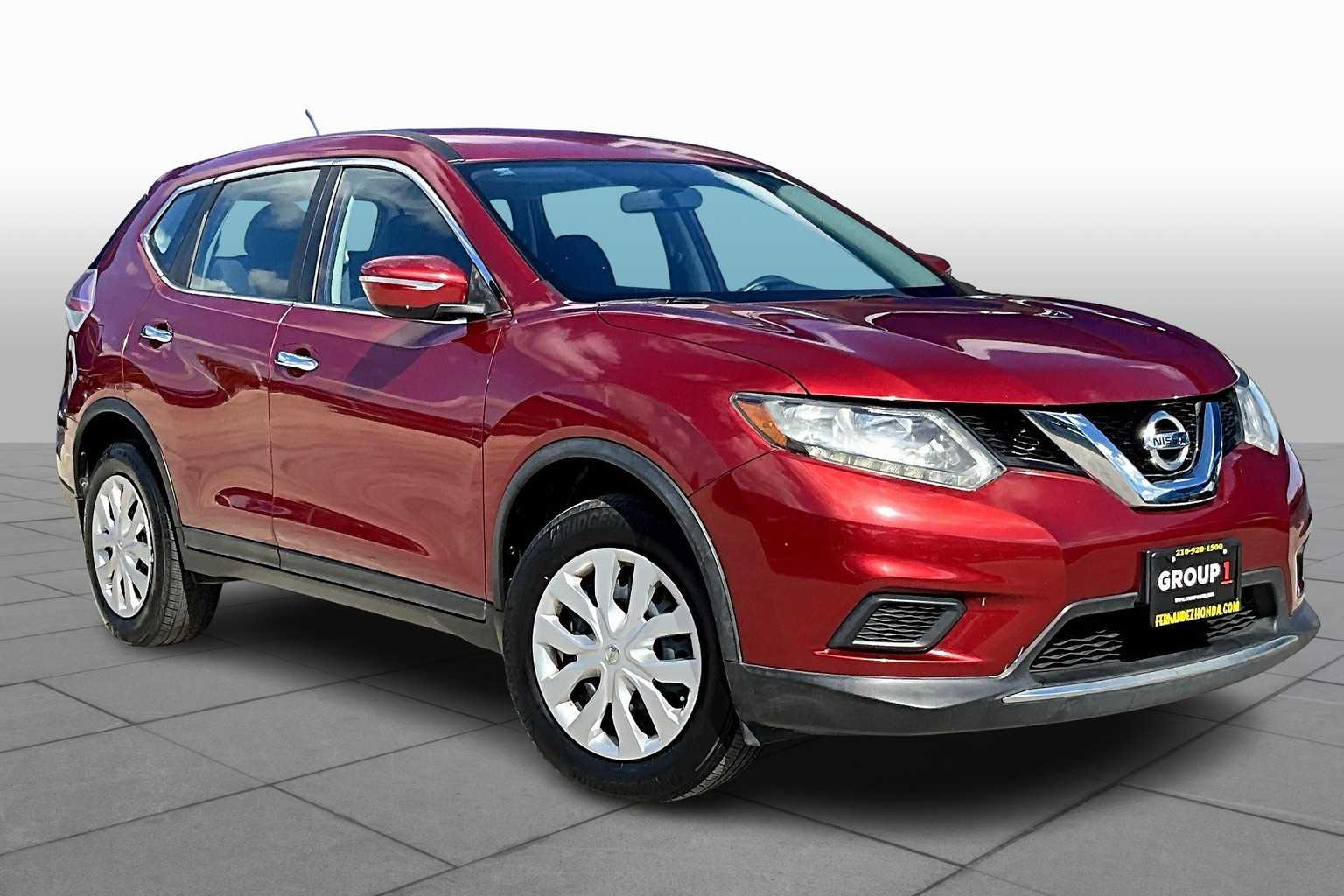 2015 Nissan Rogue S photo 2