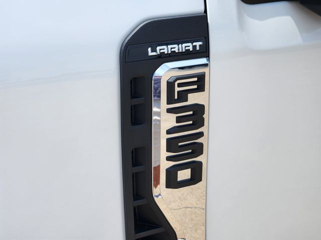 2025 Ford F-350 Lariat photo 11