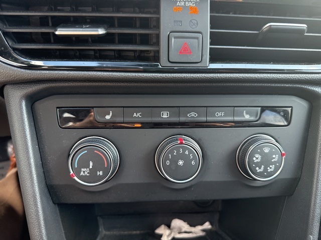 2022 Volkswagen Taos SE photo 10