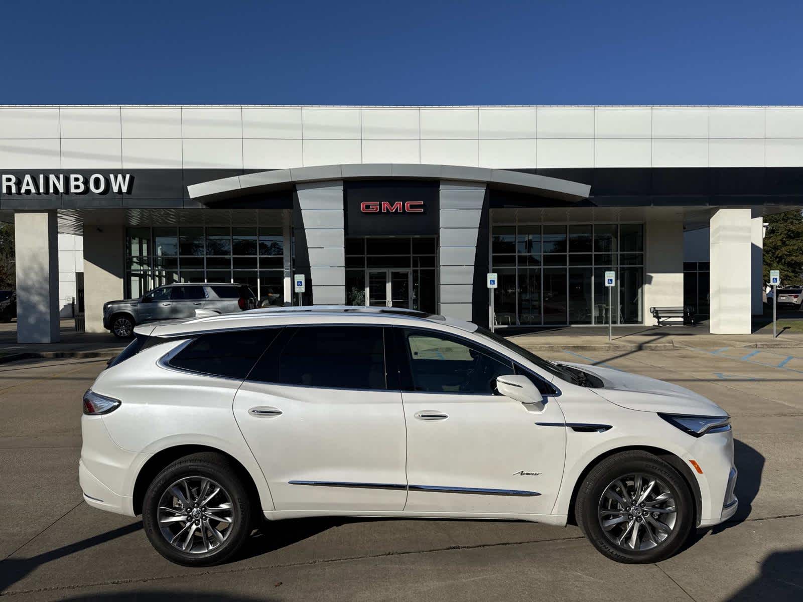 2023 Buick Enclave Avenir's photo