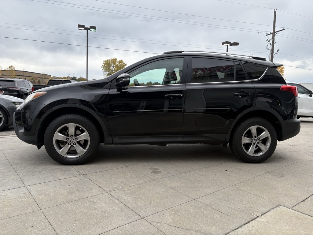2015 Toyota RAV4 XLE photo 3