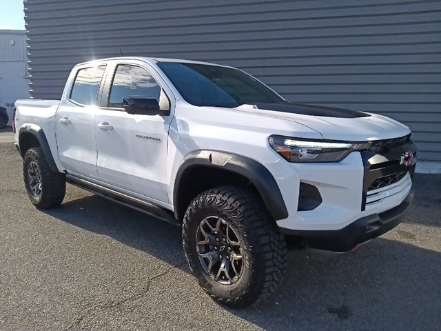 2024 Chevrolet Colorado ZR2's photo