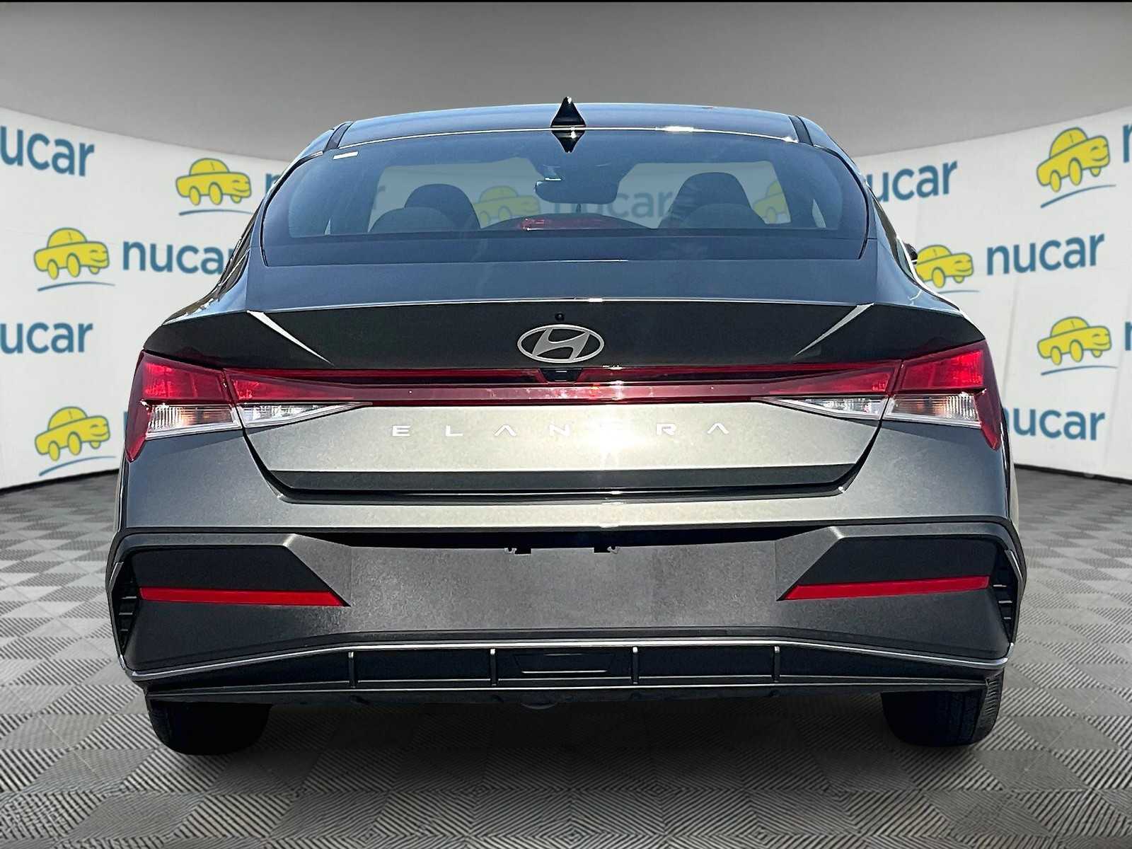 2024 Hyundai Elantra SEL photo 5