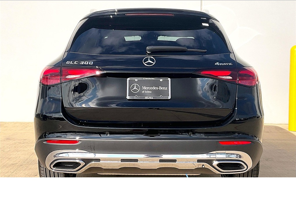 2026 Mercedes Benz GLC 300 4MATIC photo 4