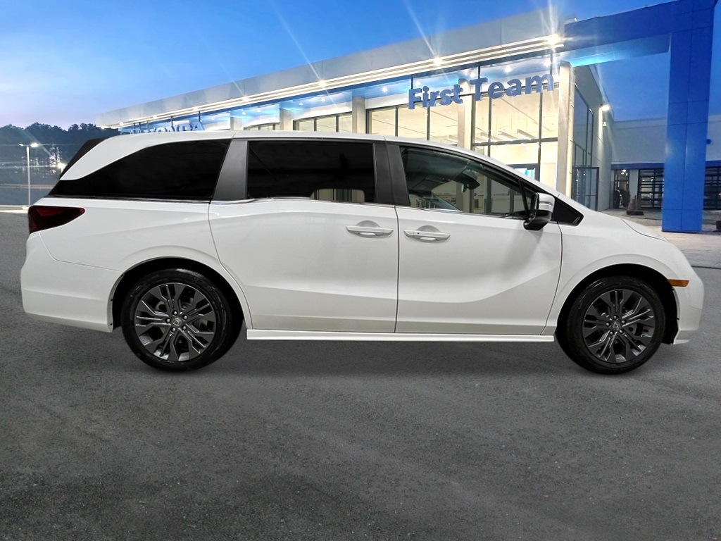 2026 Honda Odyssey Touring photo 5