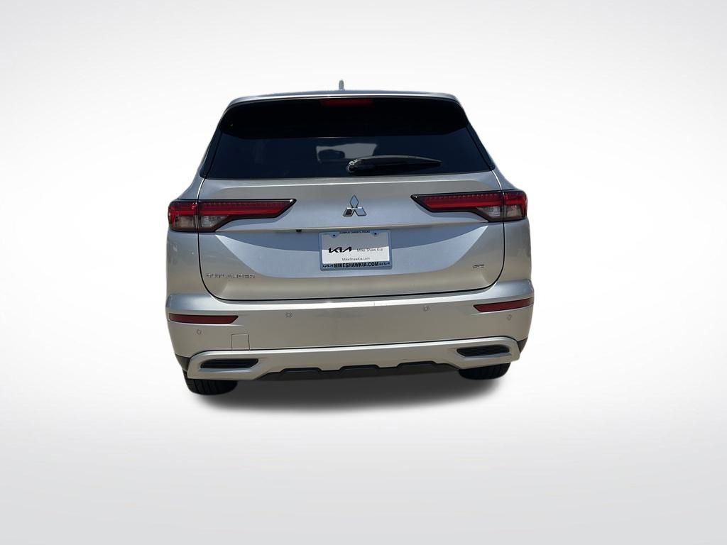 2023 Mitsubishi Outlander SE photo 4