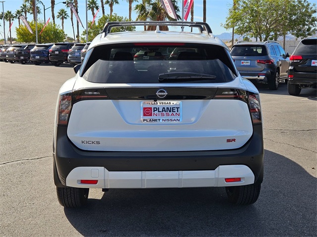 2025 Nissan Kicks SR photo 4