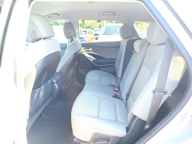 2017 Hyundai Santa Fe SE photo 28