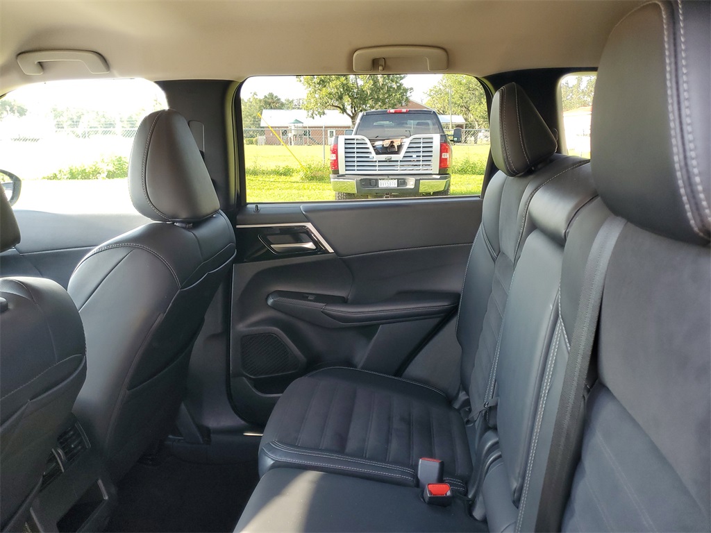 2024 Mitsubishi Outlander SE photo 31