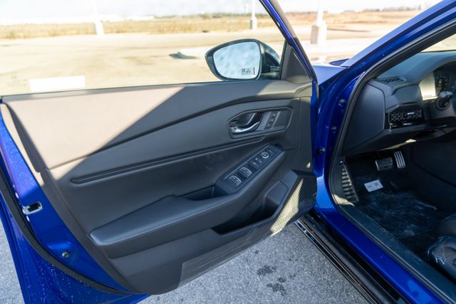 2025 Honda Accord Hybrid Sport-L photo 17