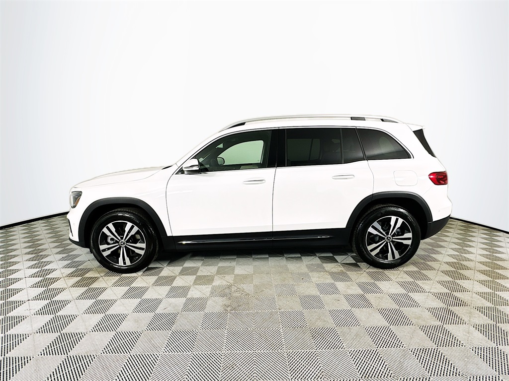 2025 Mercedes Benz GLB 250 photo 4