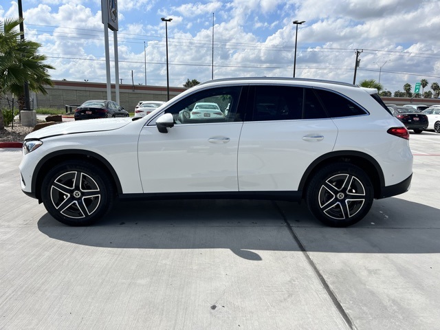 2026 Mercedes Benz GLC 300 photo 3