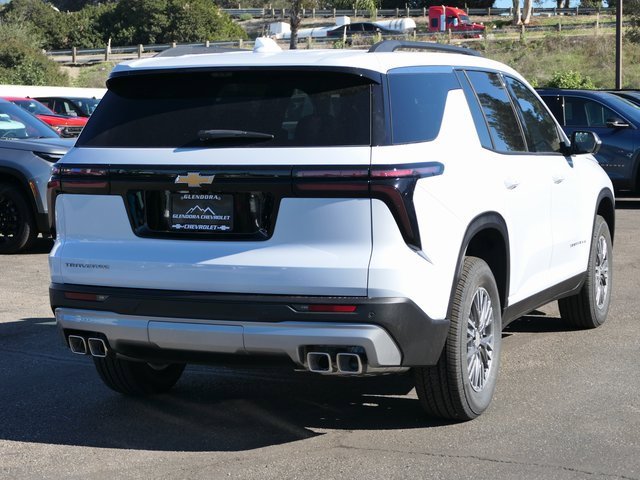 2026 Chevrolet Traverse photo 2