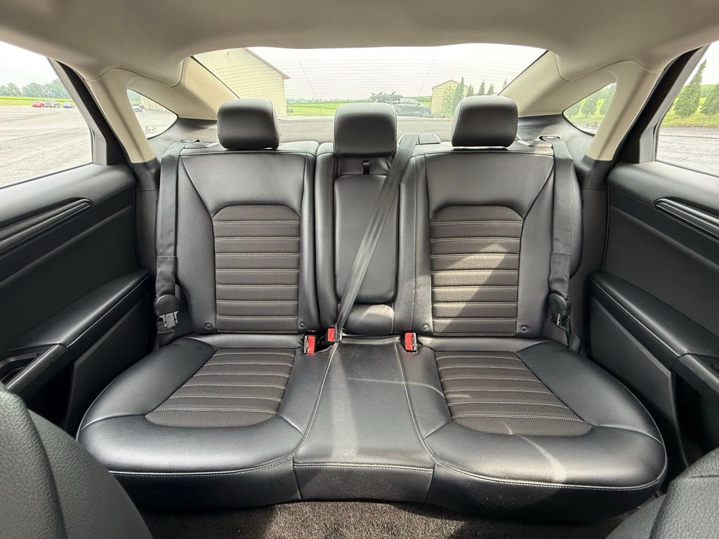 2018 Ford Fusion SE photo 22