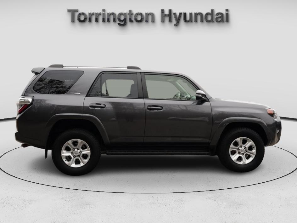 2022 Toyota 4Runner SR5 Premium photo 2