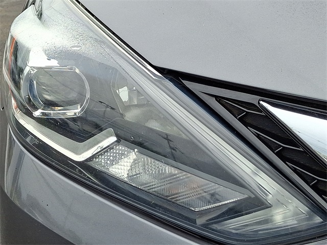 2019 Nissan Sentra SR photo 13