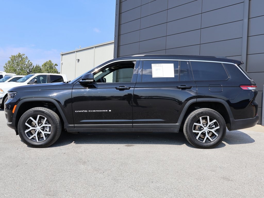 2024 Jeep Grand Cherokee Limited photo 2
