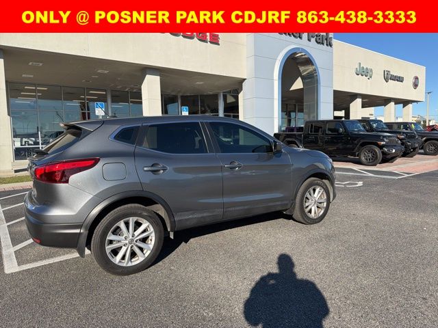 2018 Nissan Rogue Sport S's photo