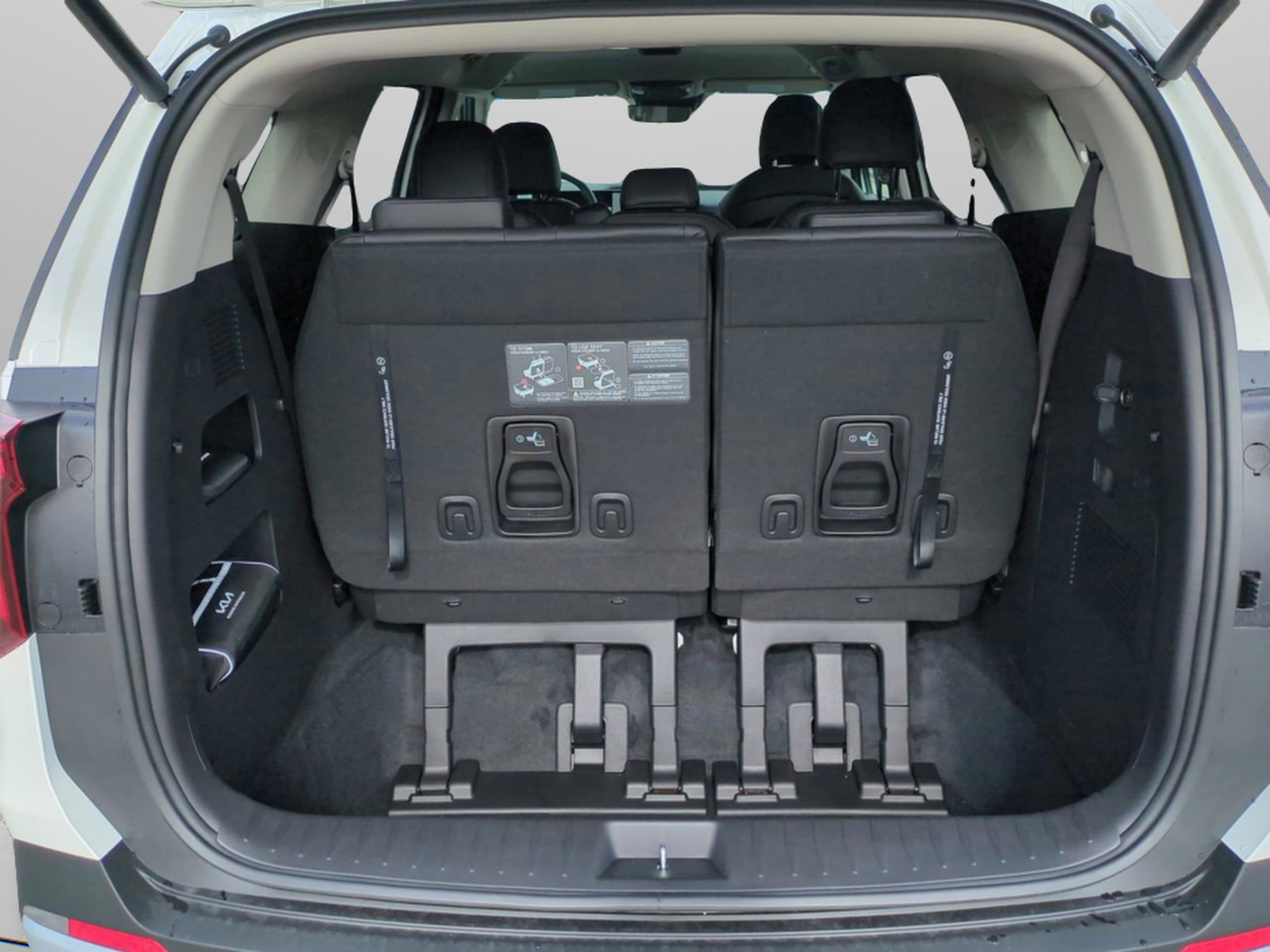 2026 Kia Carnival EX photo 12