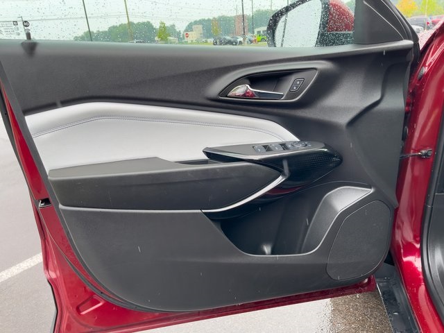 2024 Chevrolet Trax LT photo 8