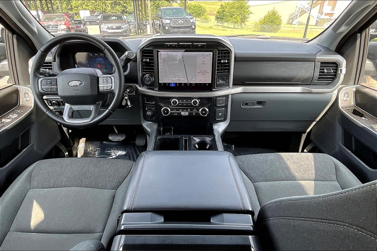 2024 Ford F-150 XLT photo 8