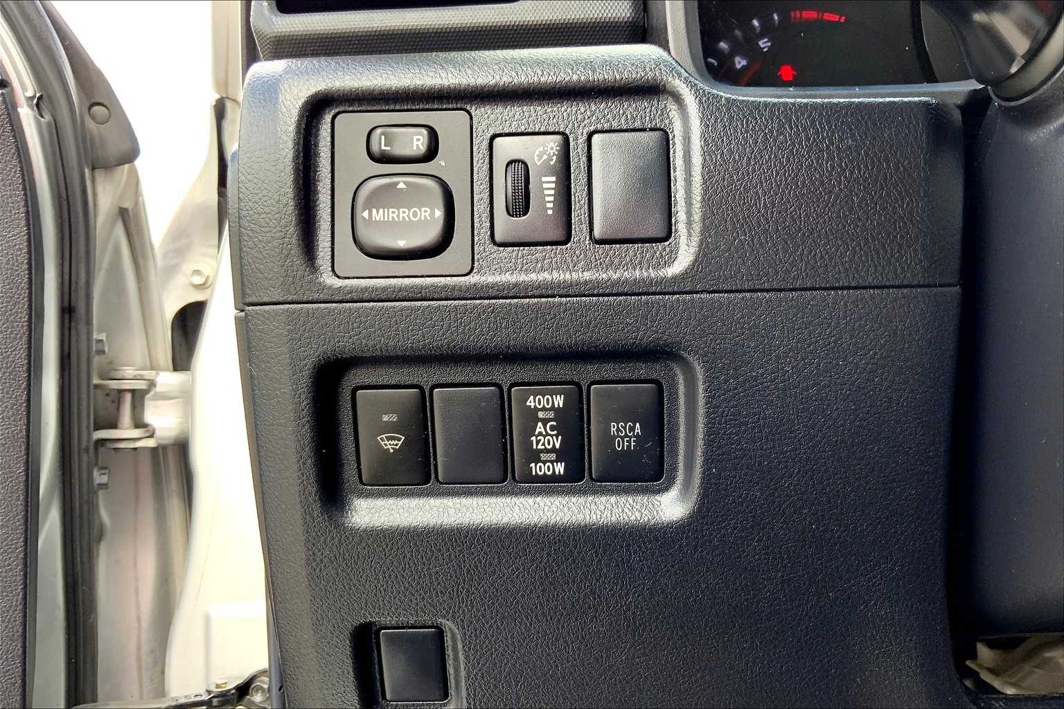 2012 Toyota 4Runner SR5 photo 30