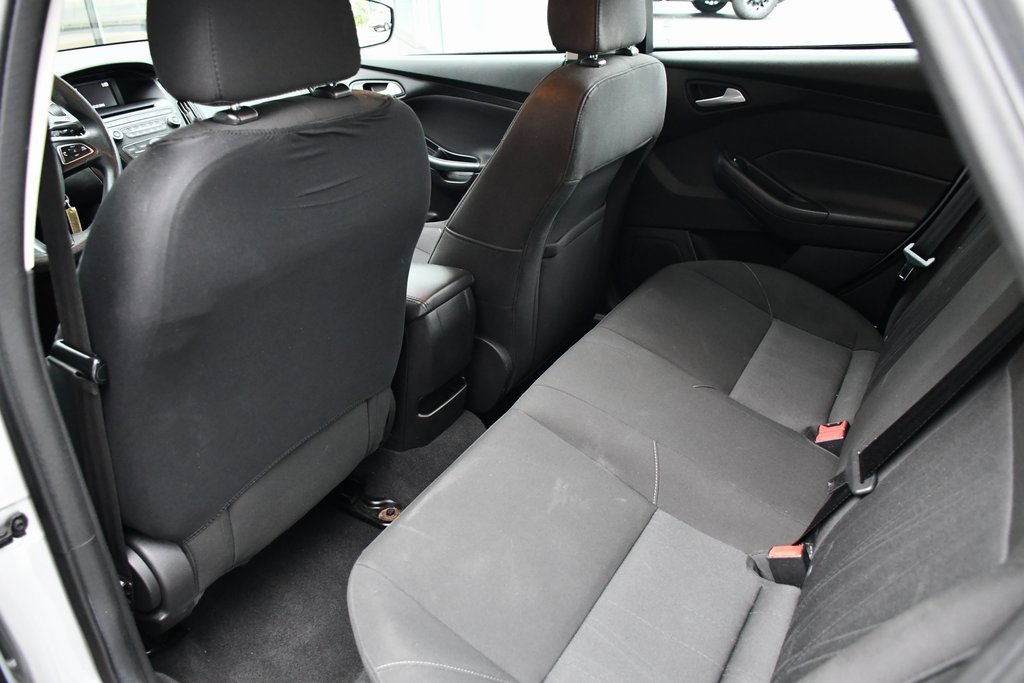 2015 Ford Focus SE photo 23