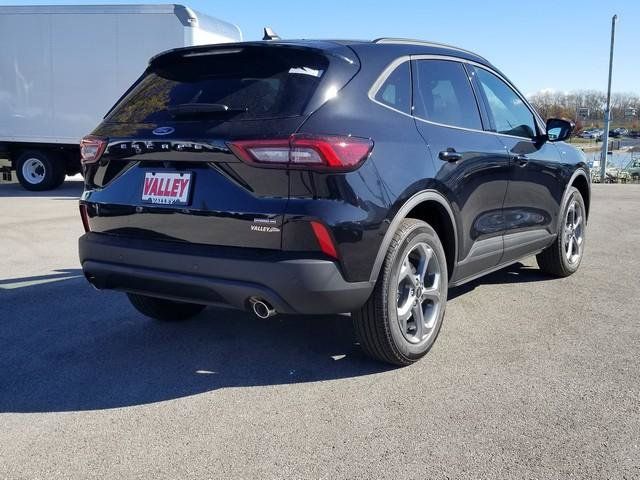 2026 Ford Escape Hybrid ST-Line Select photo 2