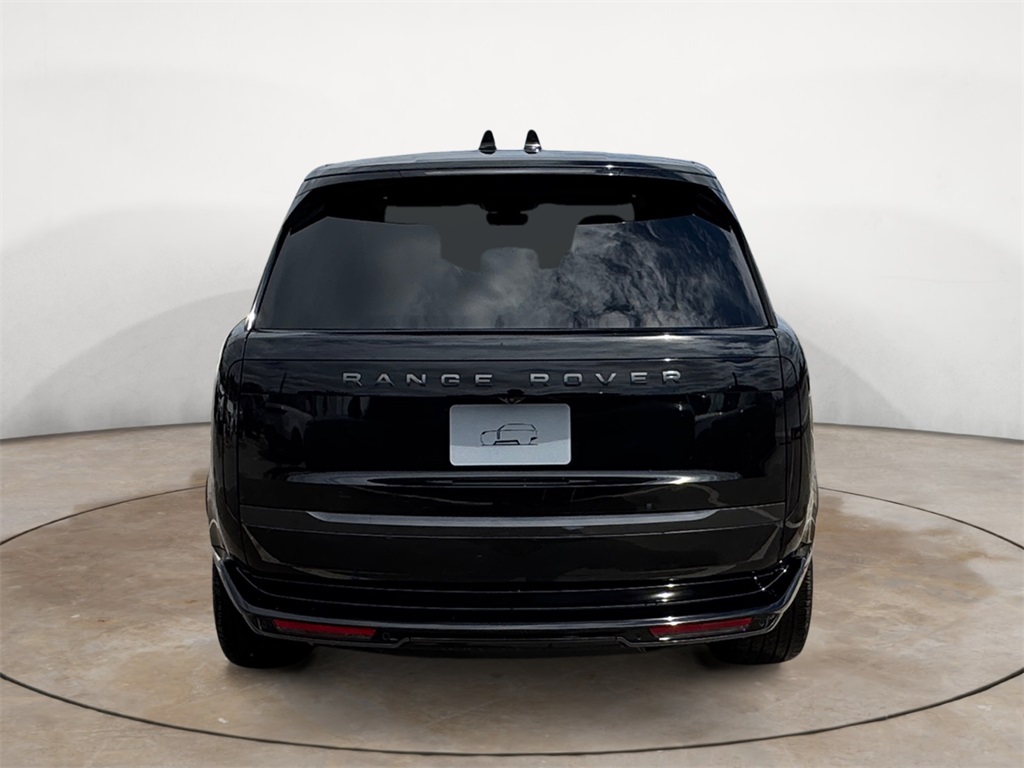 2025 Land Rover Range Rover SE photo 3