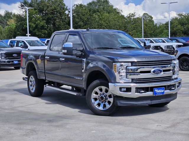 2019 Ford F-250 Lariat photo 2