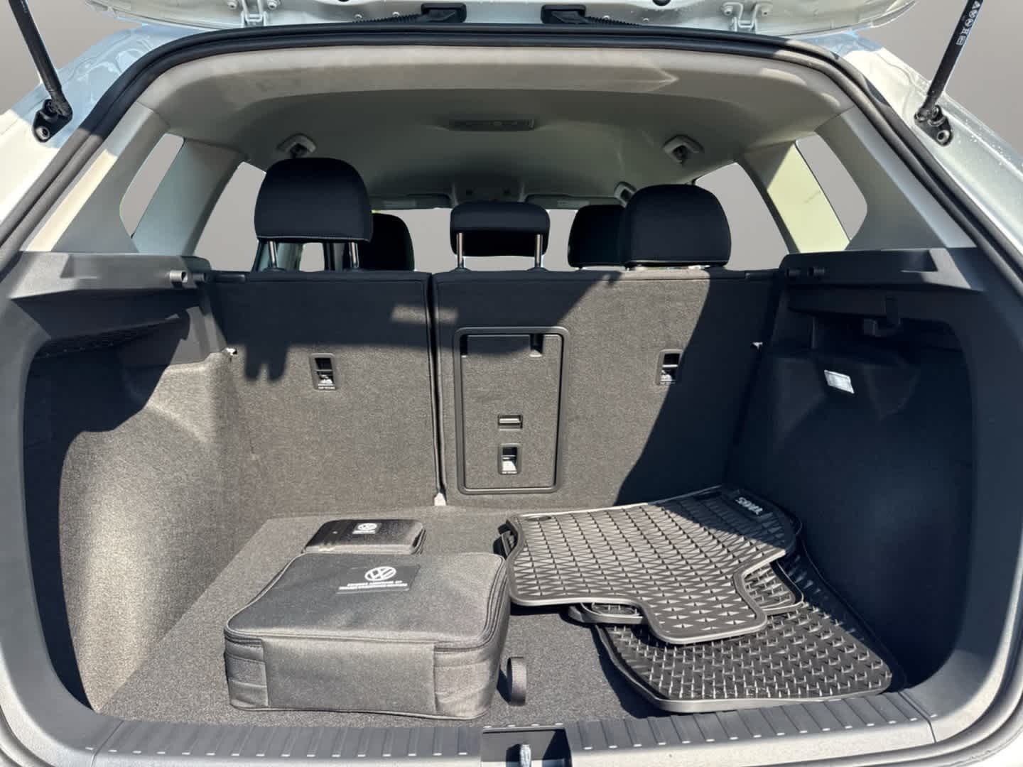2025 Volkswagen Taos S photo 43