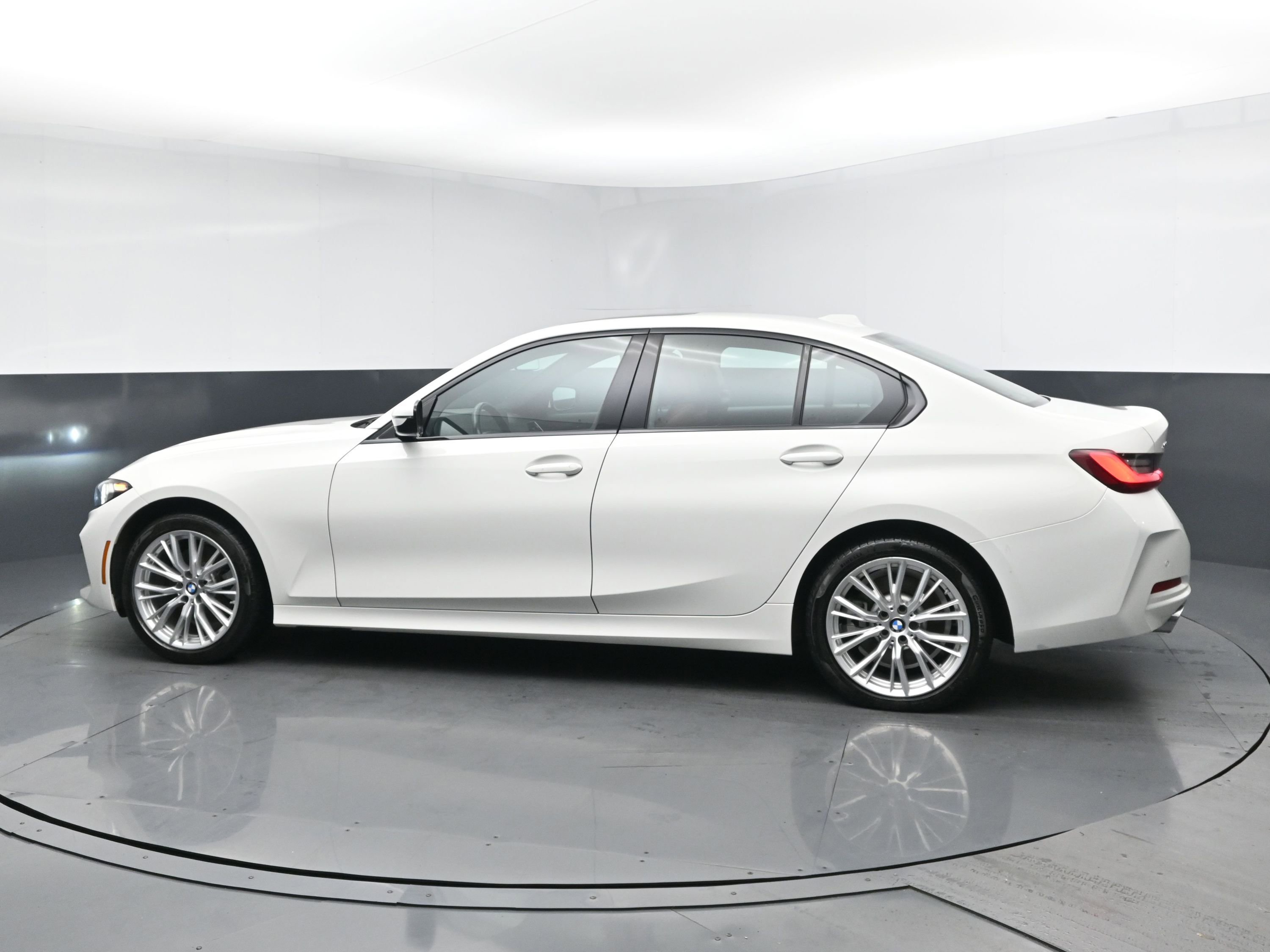 2023 Bmw 330i xDrive photo 4