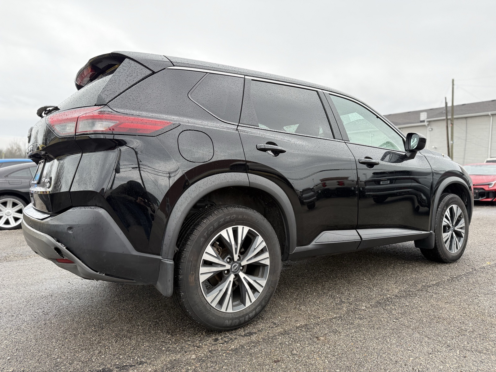 2023 Nissan Rogue SV photo 4