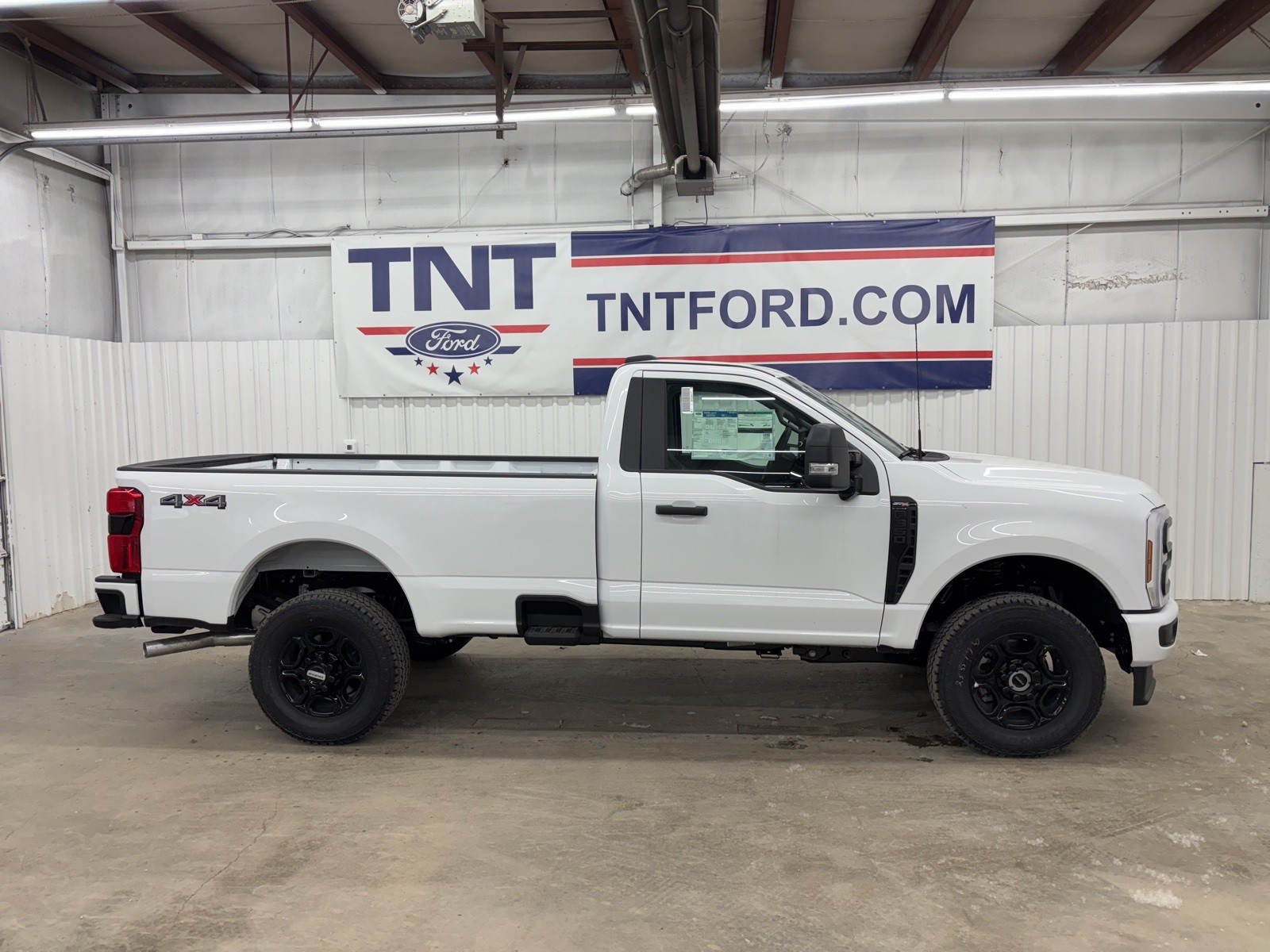 2025 Ford F-350 Super Duty XL's photo