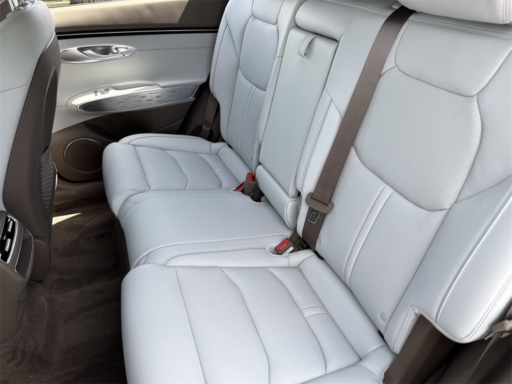 2026 Genesis Electrified GV70 Advanced photo 9