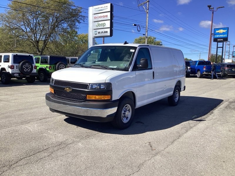 2025 Chevrolet Express 2500 Work Van photo 2