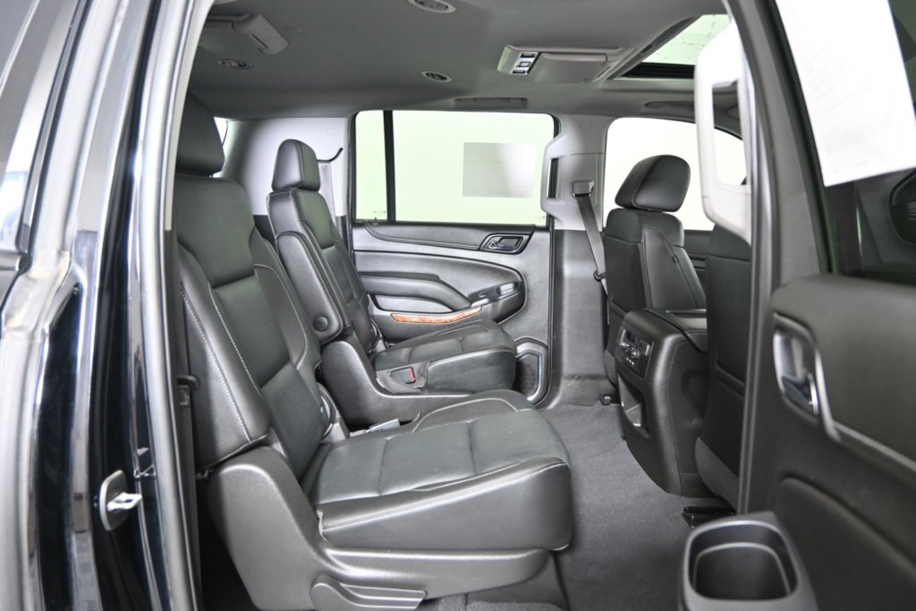 2019 Chevrolet Suburban Premier photo 14