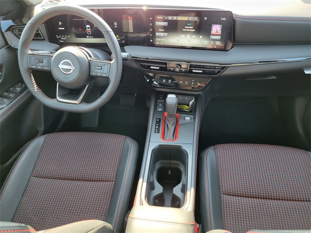 2025 Nissan Kicks SR photo 30